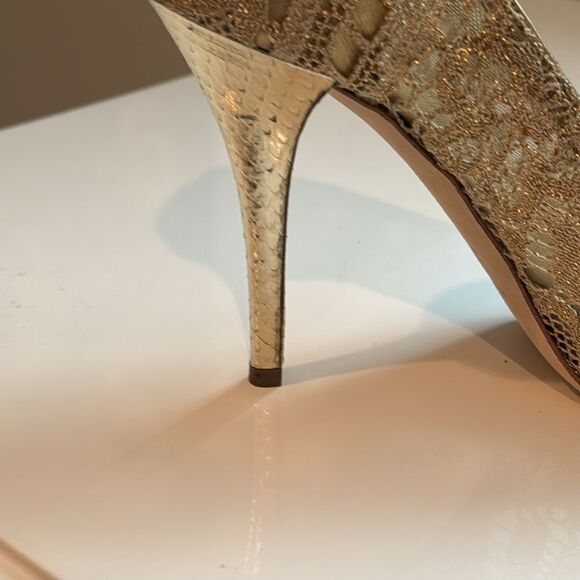 Stunning Dolce & Gabbana Metallic Gold Fabric Peep Toe Pump - Picture 11 of 11